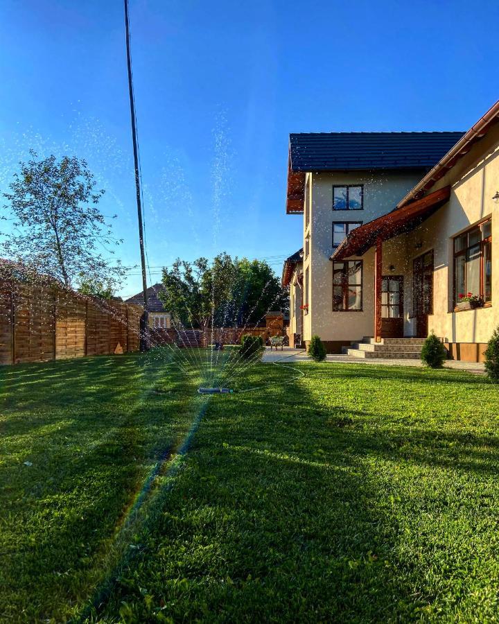 Famíves vendégház Racu Exterior foto