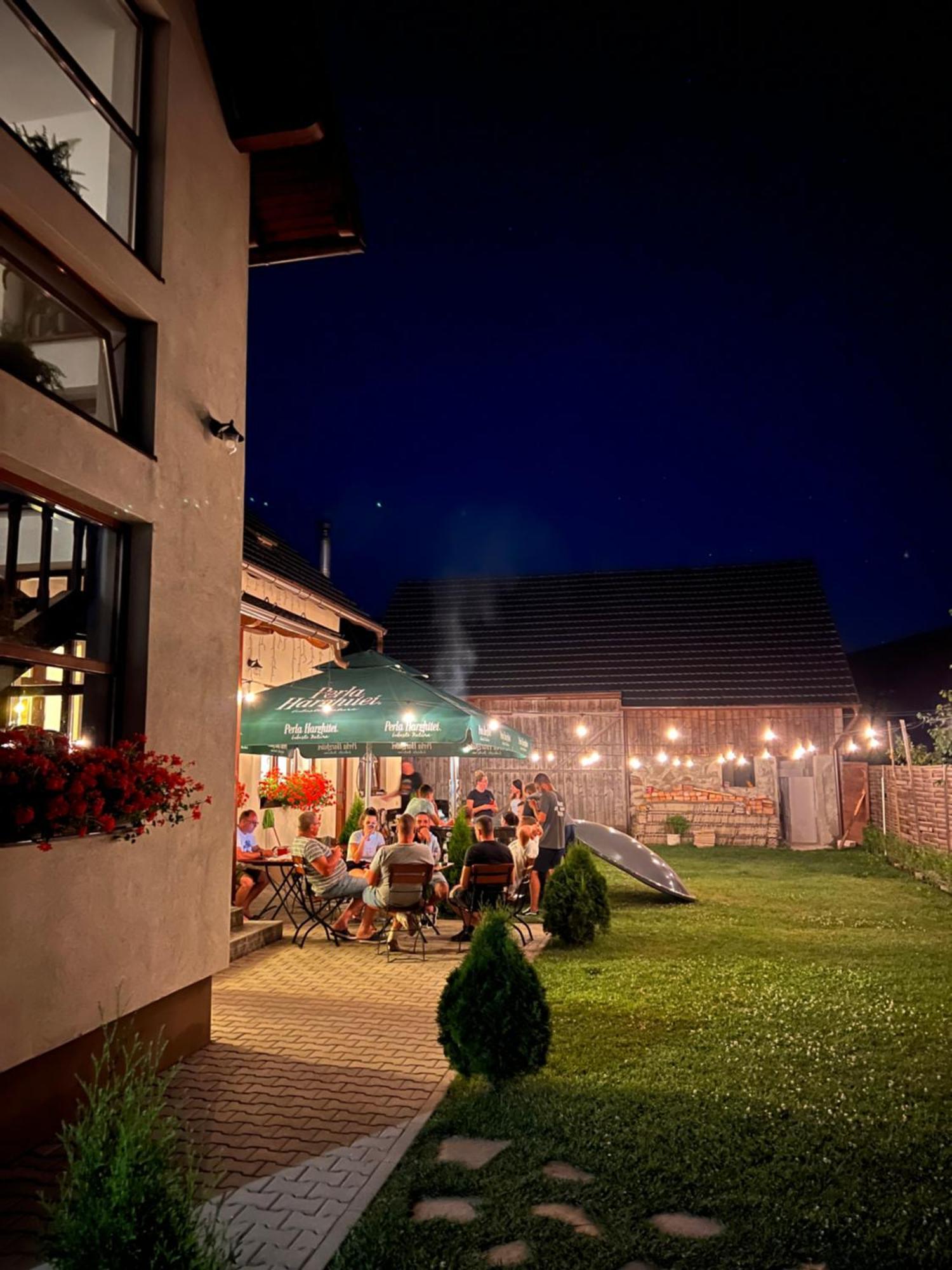Famíves vendégház Racu Exterior foto